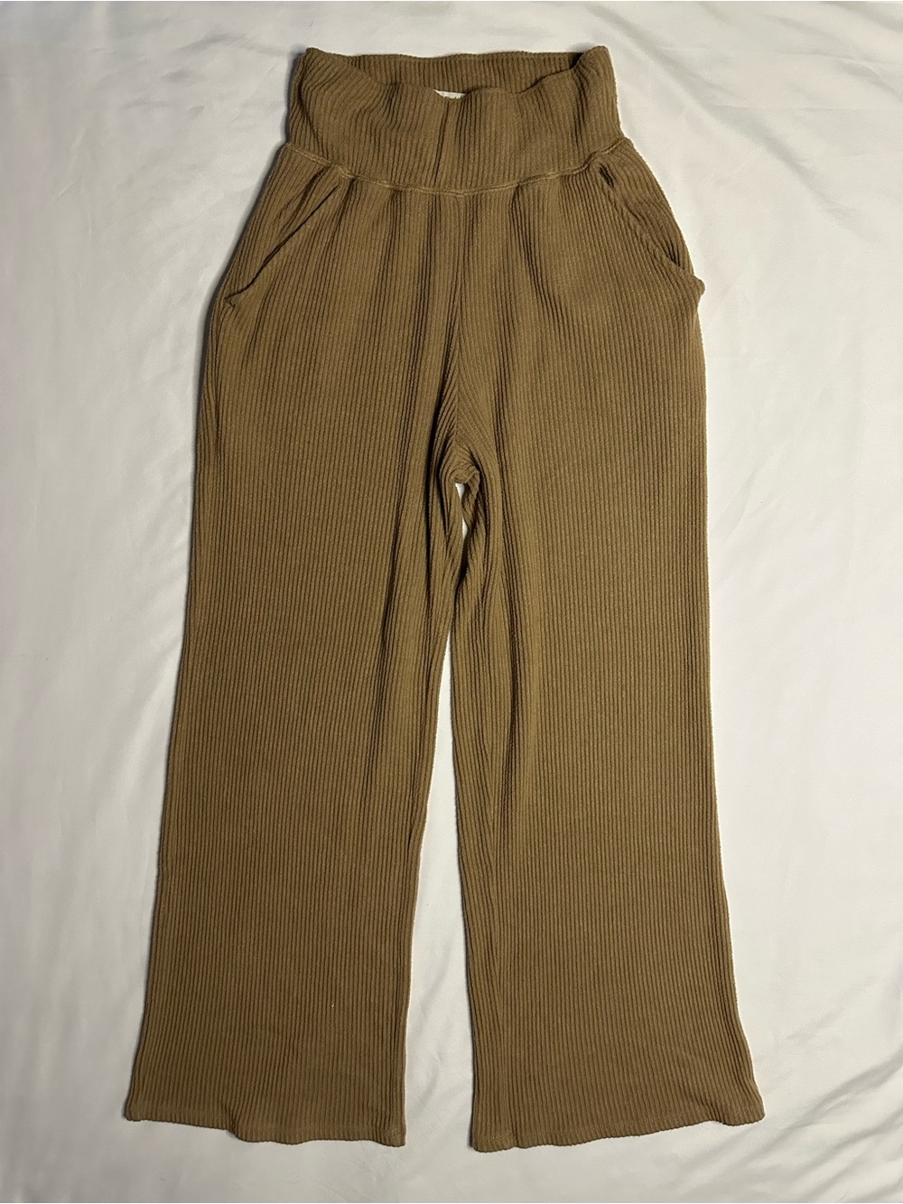 Abercrombie & Fitch ribbed tan wide legged cozy pants